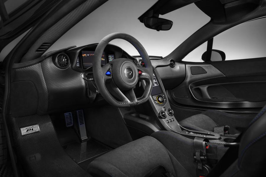 Интерьер McLaren MSO P1 2016 года  (фото 9 из 12)